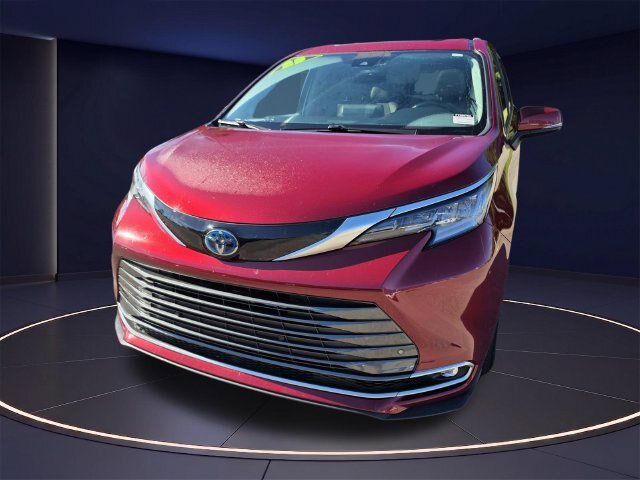Used 2023 Toyota Sienna Limited AWD/4WD image 9