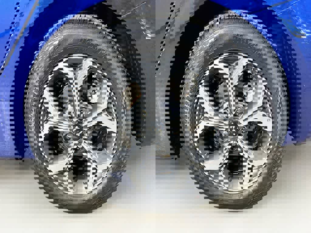 Used 2019 Kia Forte LXS FWD image 11