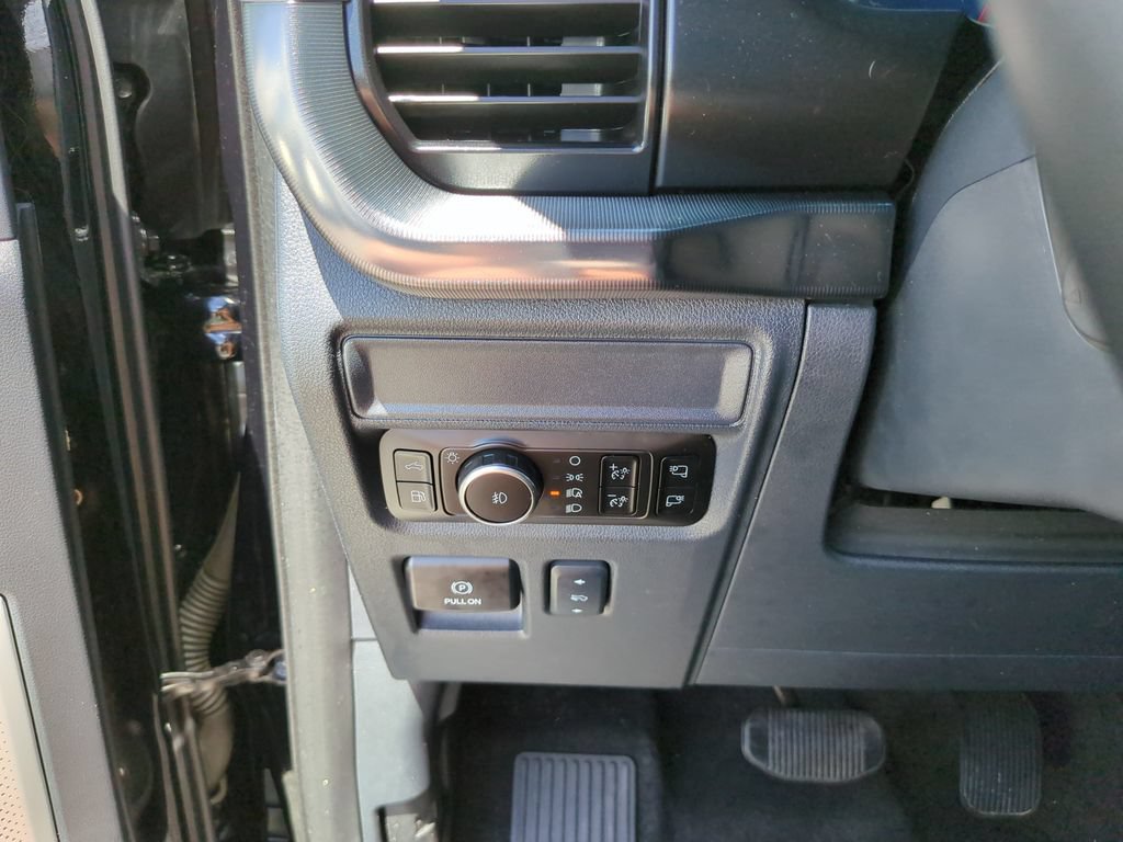 Certified 2025 Ford F150 Platinum w/ Equipment Group 702A High AWD/4WD image 29