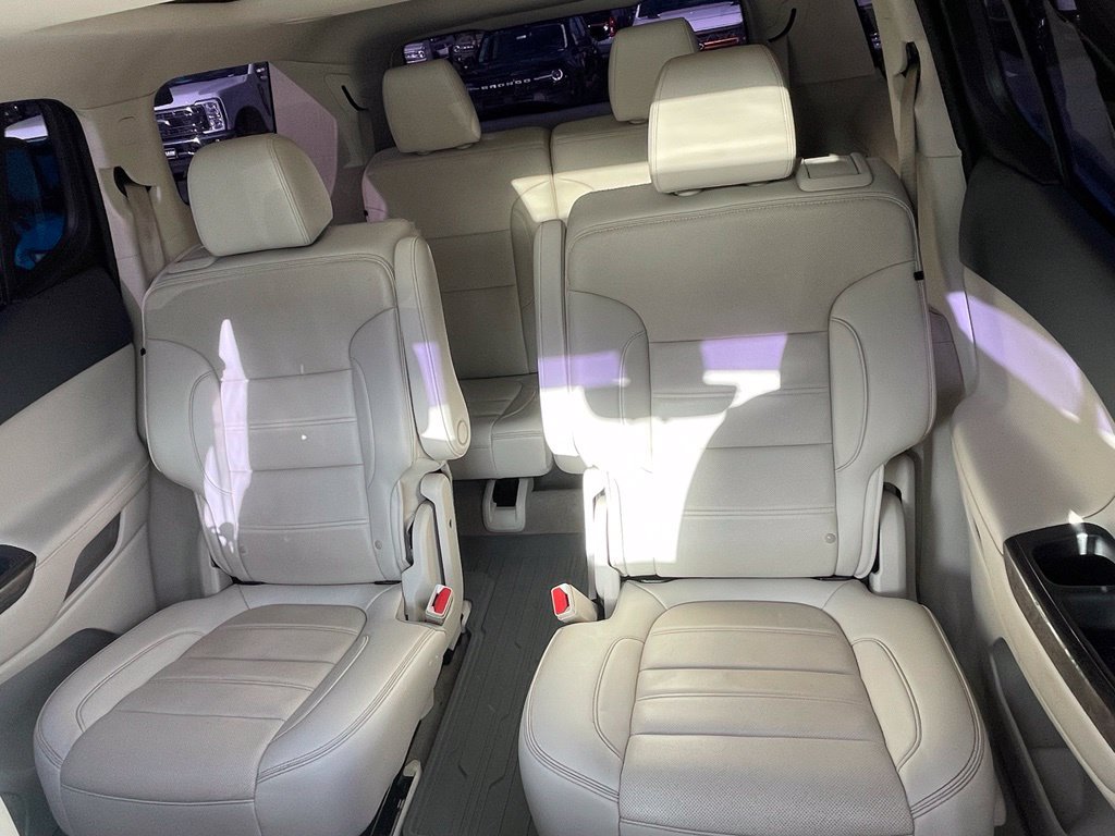 Used 2021 GMC Acadia Denali w/ Denali Technology Package FWD image 25