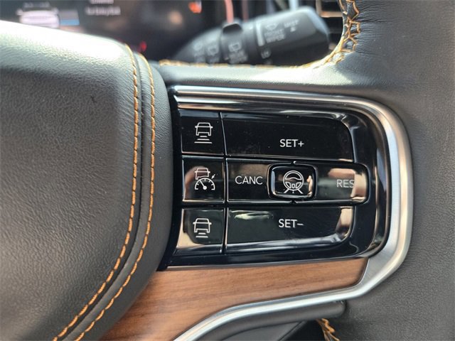 Used 2022 Jeep Grand Wagoneer Series III w/ Rear Seat Video Group 1 image 30