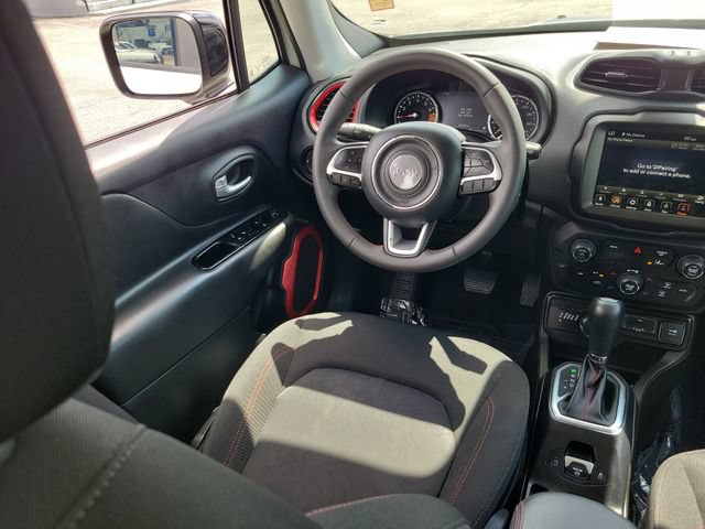 Used 2023 Jeep Renegade Trailhawk AWD/4WD image 17