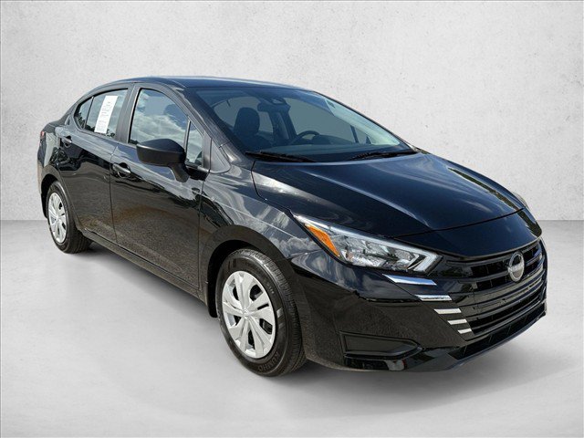 Used 2025 Nissan Versa S w/ Trunk Package FWD image 3