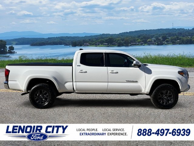 Used 2021 Toyota Tacoma SR5 AWD/4WD image 10