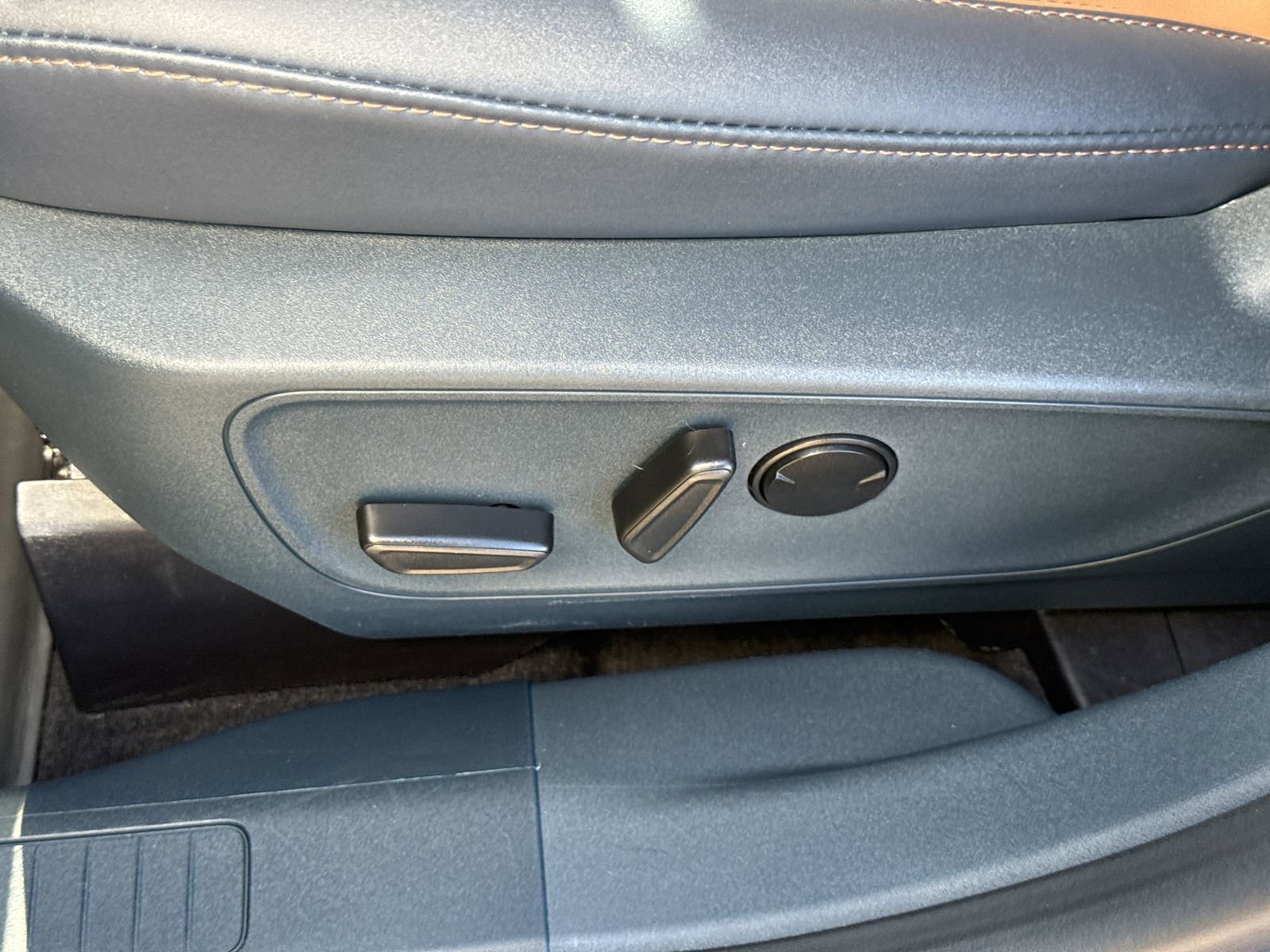 Certified 2024 Ford Maverick Lariat w/ 4K Tow Package image 18