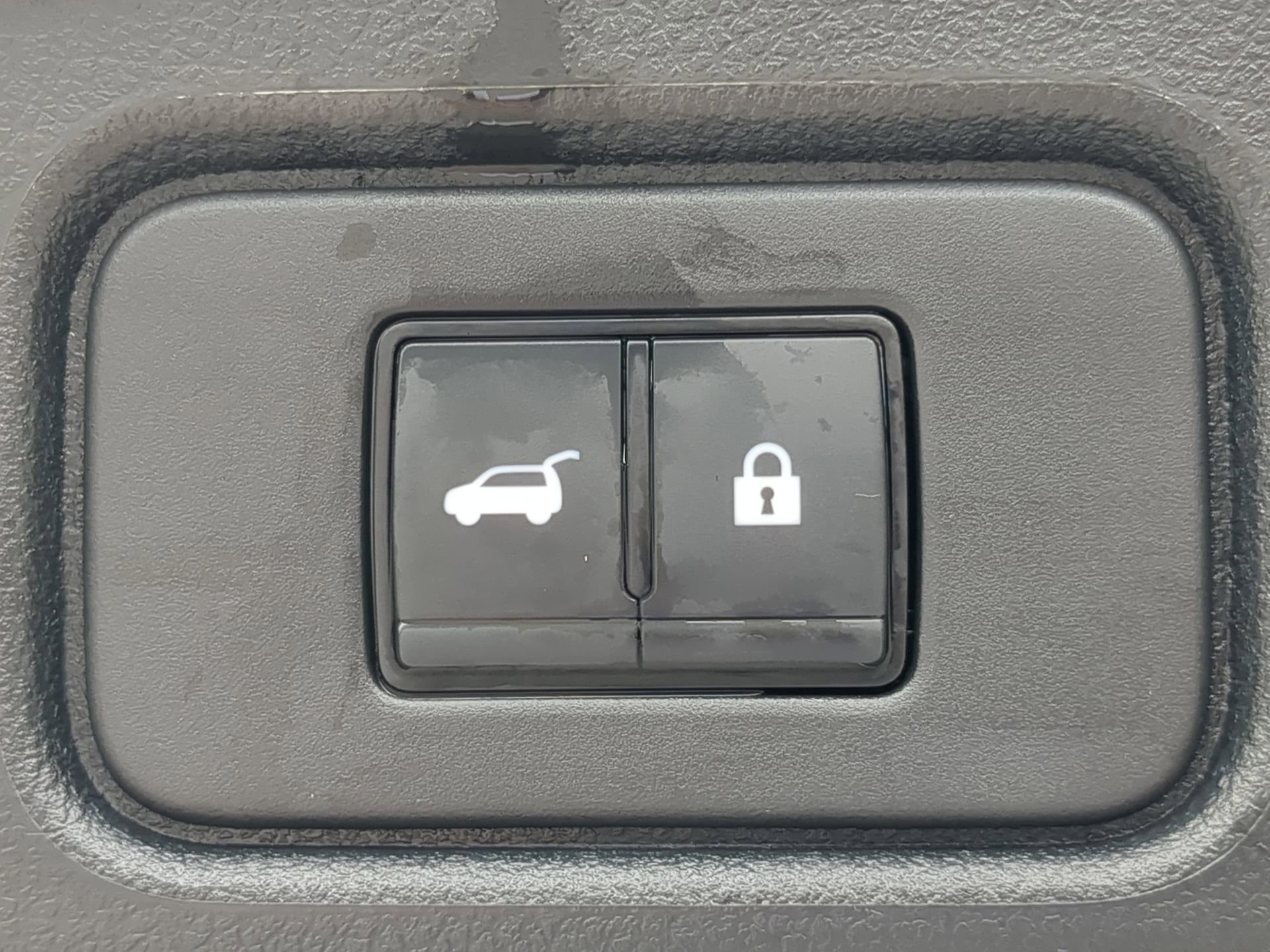 Used 2024 Nissan Pathfinder Platinum image 39