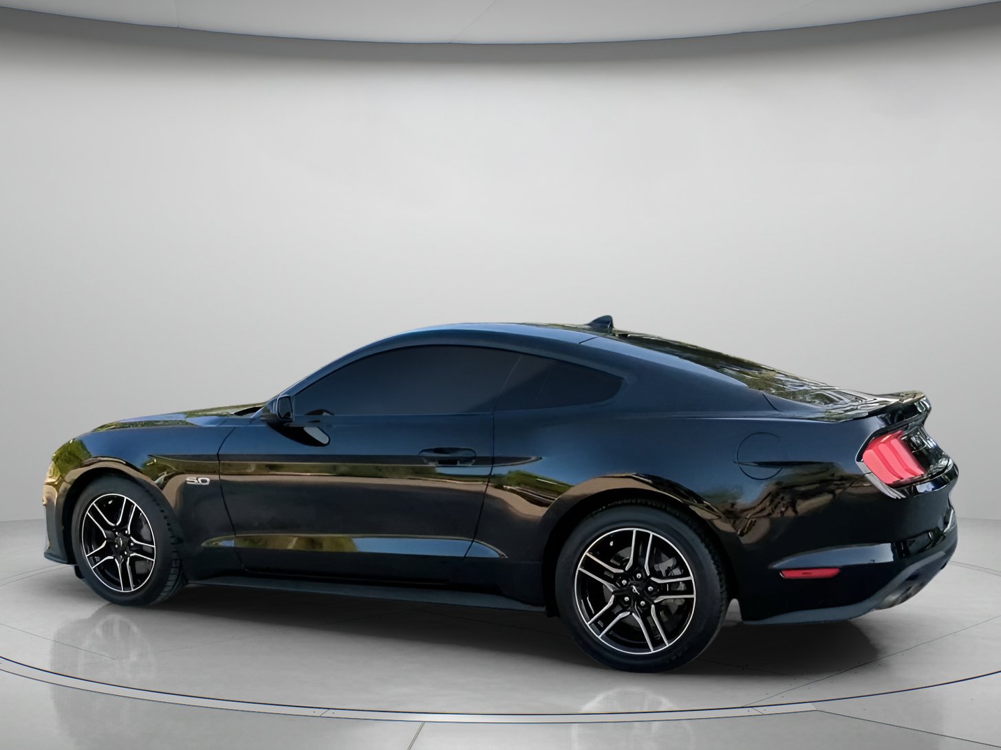 Certified 2022 Ford Mustang GT Premium RWD image 18