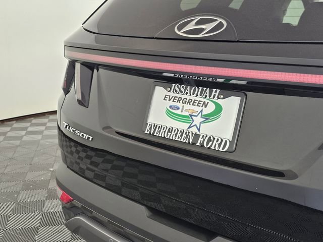 Used 2022 Hyundai Tucson Limited AWD/4WD image 16