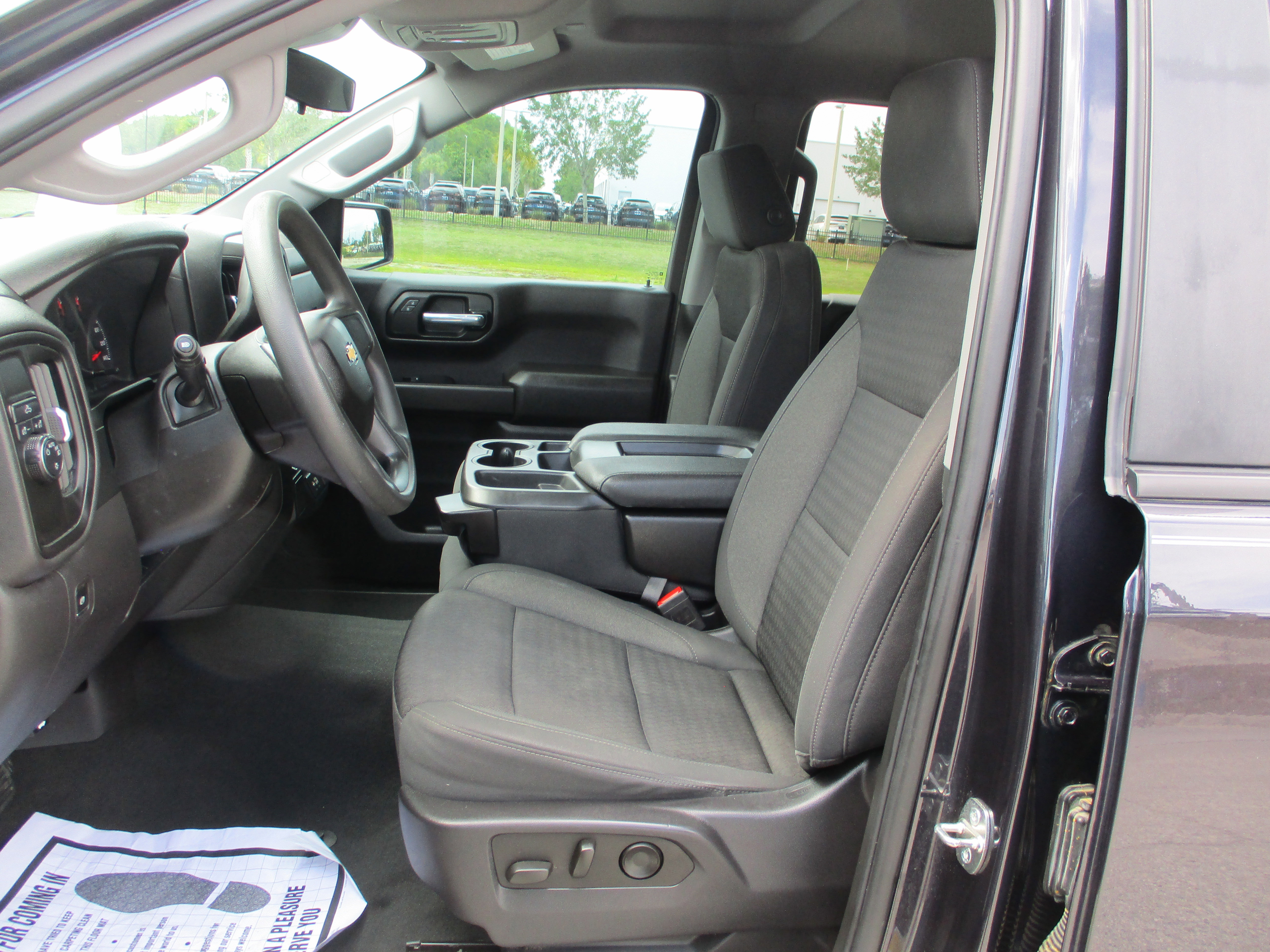 Used 2023 Chevrolet Silverado 1500 Custom image 17