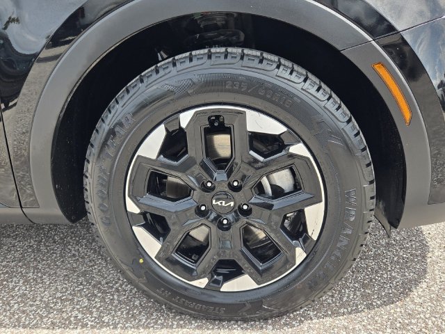 Used 2025 Kia Sorento S w/ Panoramic Sunroof Package FWD image 11