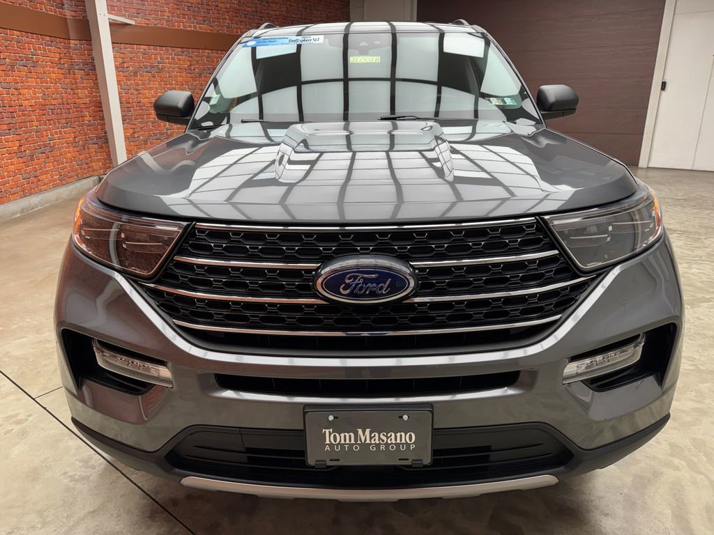 Certified 2023 Ford Explorer XLT w/ Equipment Group 202A AWD/4WD image 8