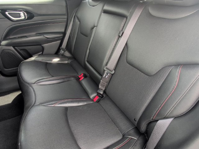 Used 2025 Jeep Compass Trailhawk AWD/4WD image 15