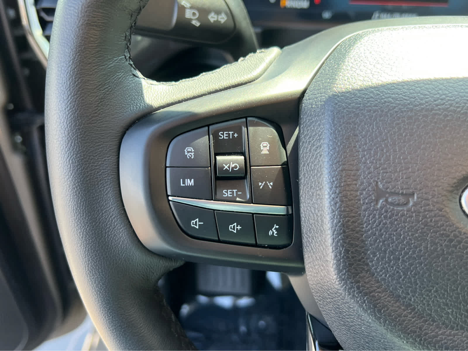 Certified 2025 Ford Ranger Lariat w/ FX4 Off-Road Package AWD/4WD image 32