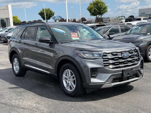 Certified 2025 Ford Explorer Active AWD/4WD image 2