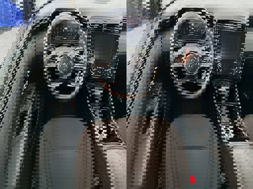 Used 2023 Hyundai Tucson SE image 13