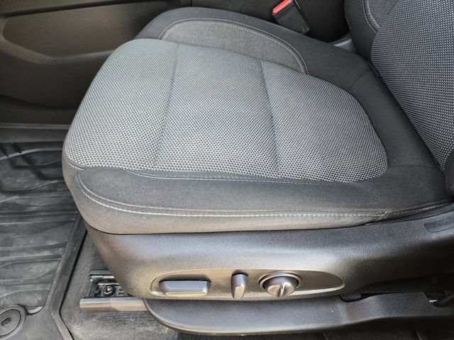 Used 2023 Chevrolet Traverse LT FWD image 23