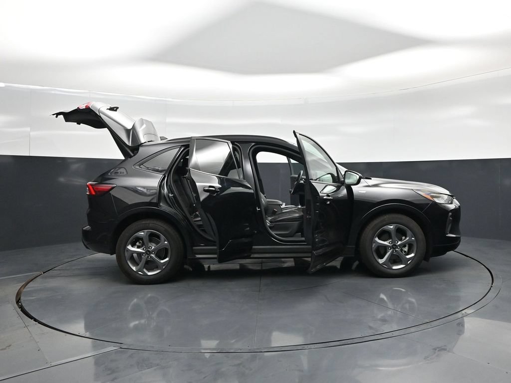 Certified 2023 Ford Escape ST-Line w/ Equipment Group 301A FWD image 5
