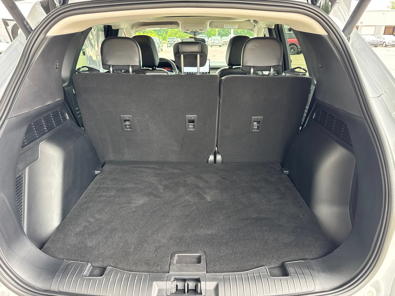 Certified 2025 Ford Escape SE FWD image 37