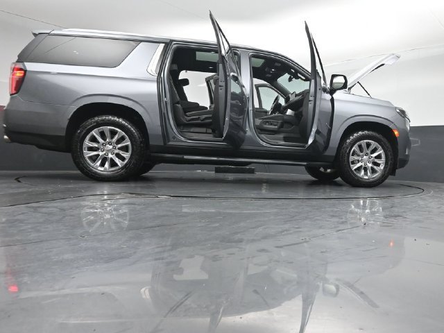 Used 2022 Chevrolet Suburban Premier AWD/4WD image 51