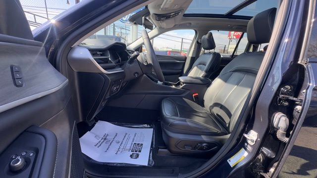 Used 2022 Jeep Grand Cherokee Limited 4xe w/ Luxury Tech Group II image 18