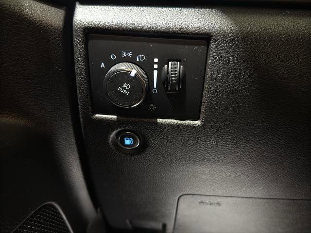 Used 2019 Jeep Grand Cherokee Altitude image 12