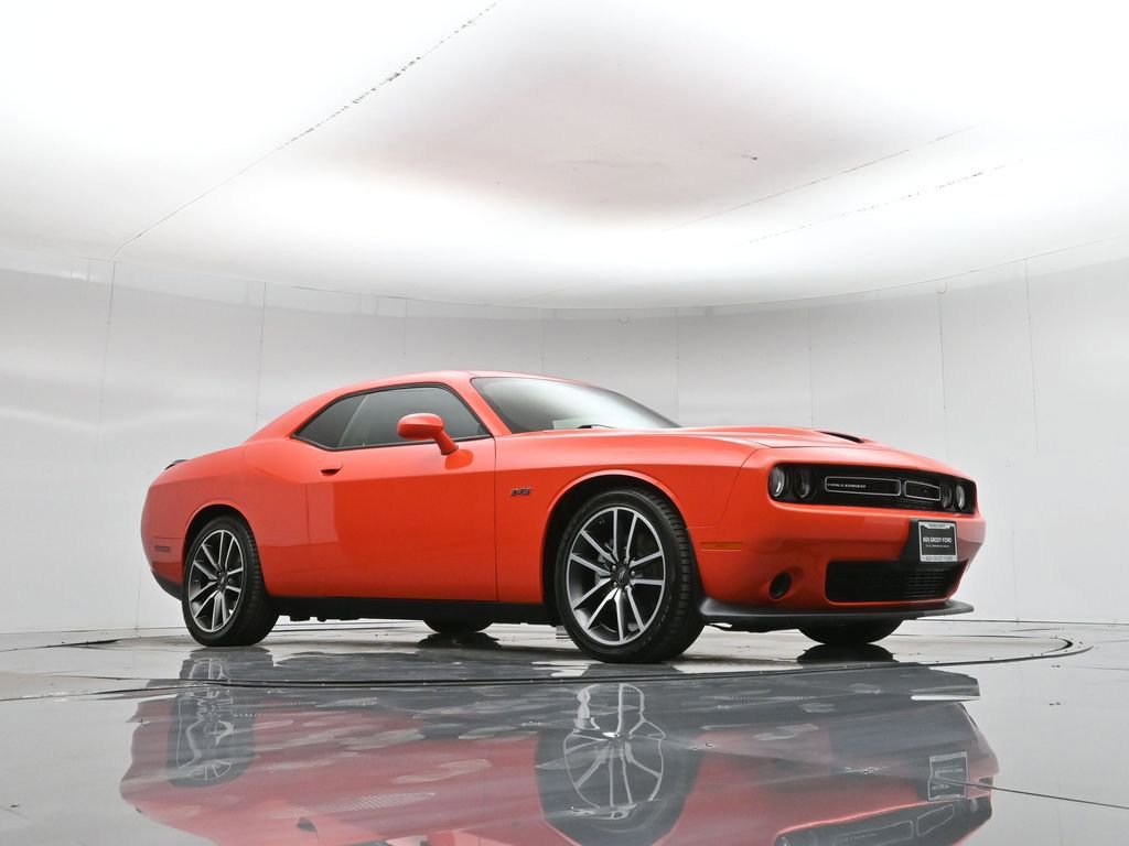 Used 2023 Dodge Challenger R/T video 2