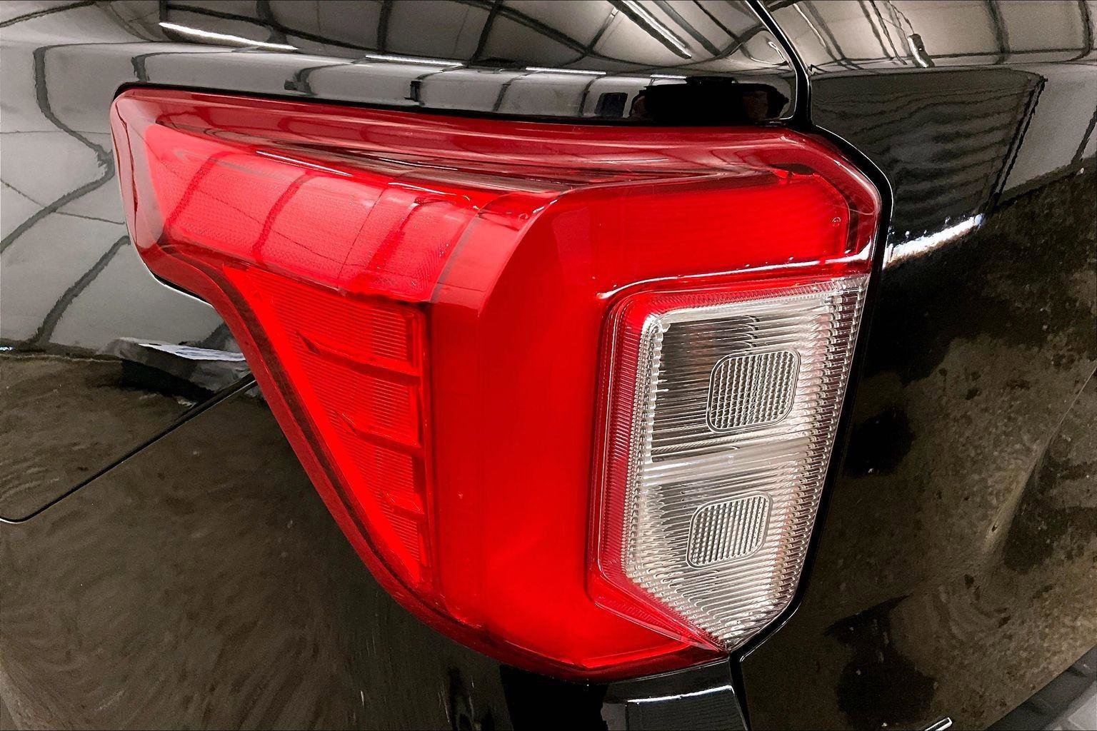 Certified 2022 Ford Explorer XLT w/ Equipment Group 202A image 29