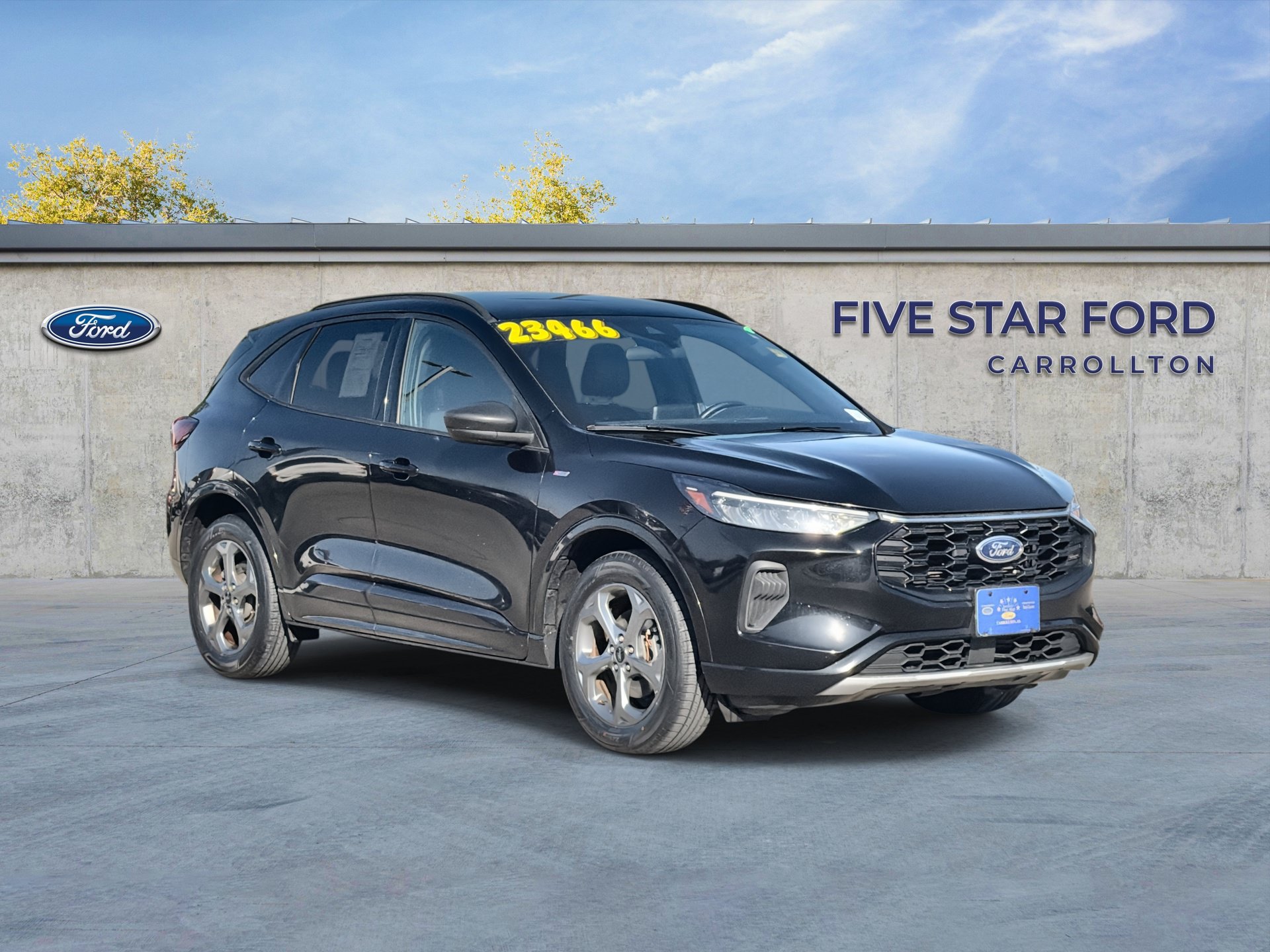 Certified 2023 Ford Escape ST-Line AWD/4WD image 1