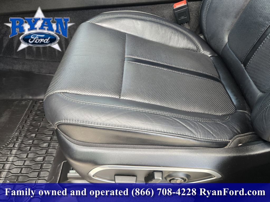 Used 2023 Jeep Wagoneer L Series II w/ Convenience Group I AWD/4WD image 16