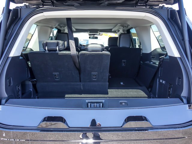 Certified 2025 Ford Expedition Platinum w/ Driver's Package AWD/4WD image 23