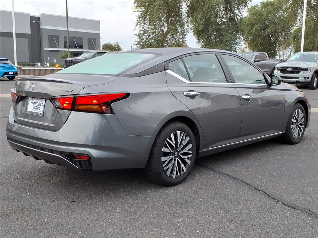 Used 2024 Nissan Altima 2.5 SV image 5