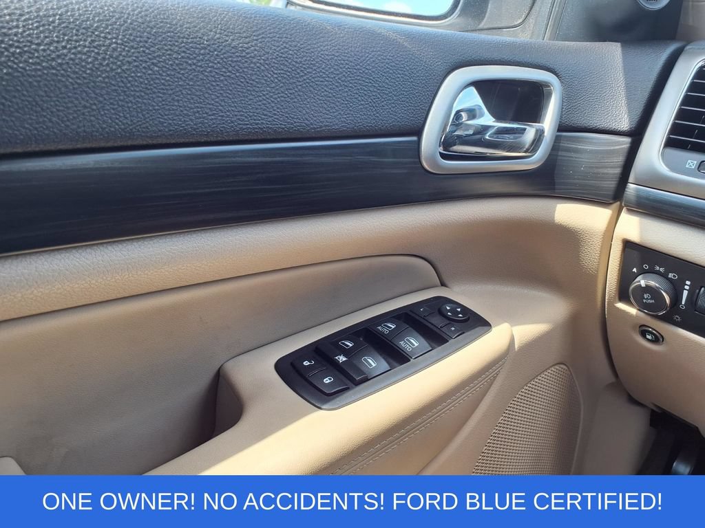 Used 2019 Jeep Grand Cherokee Laredo AWD/4WD image 18