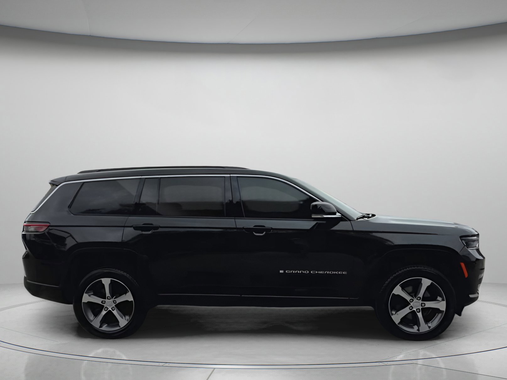 Used 2024 Jeep Grand Cherokee L Limited image 25