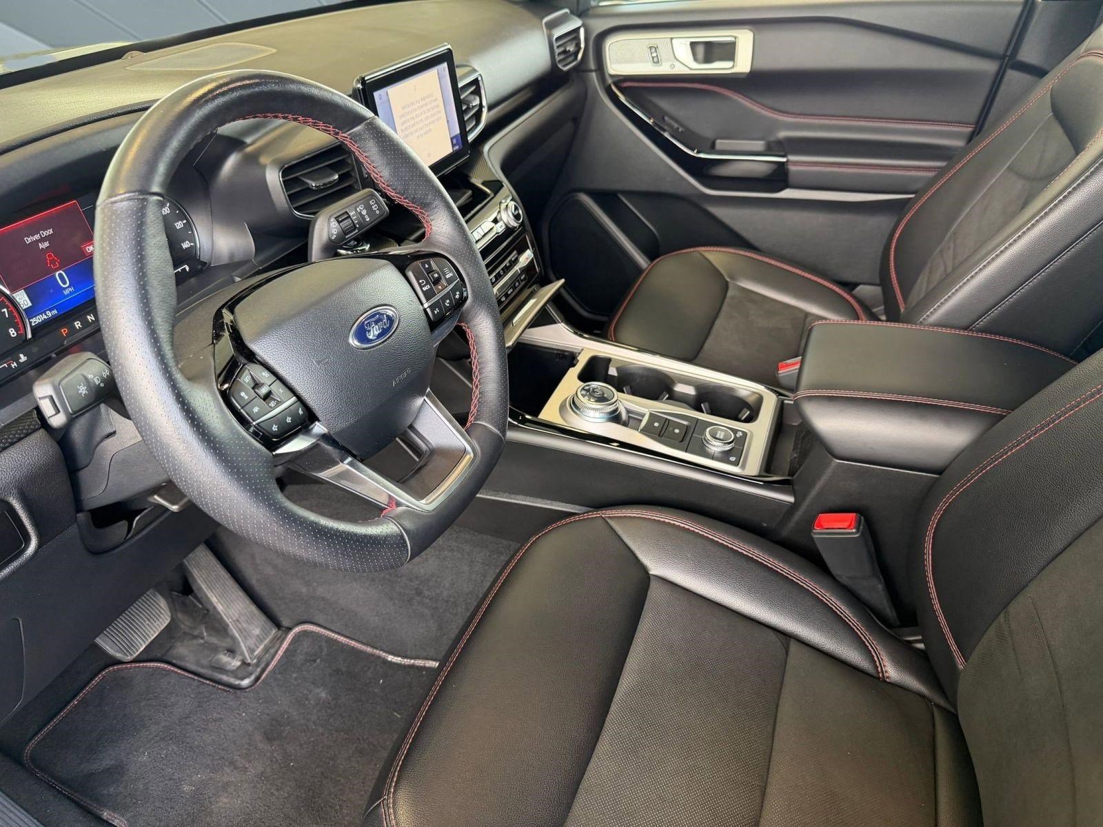 Certified 2023 Ford Explorer ST-Line AWD/4WD image 9
