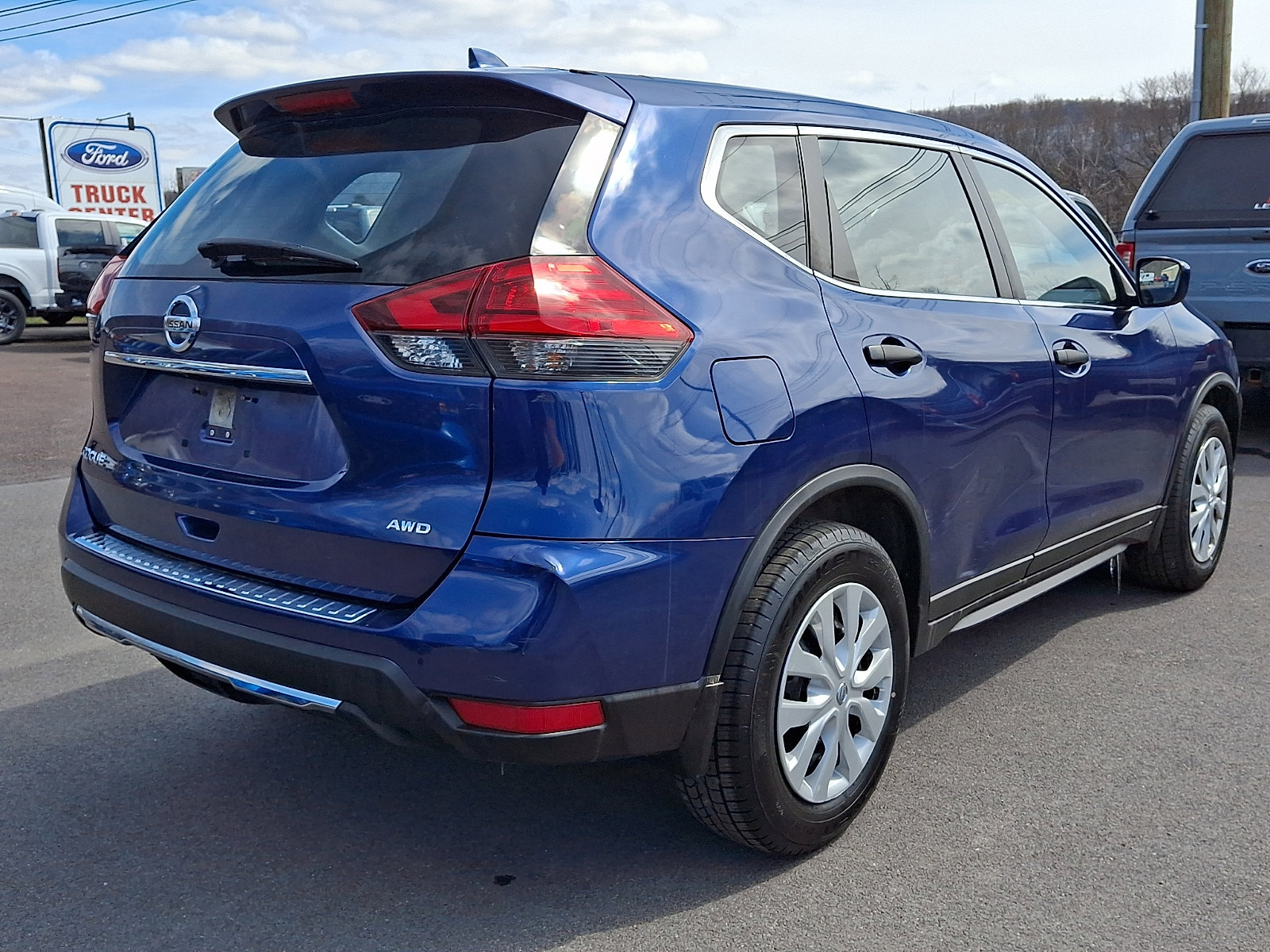 Used 2017 Nissan Rogue S image 10