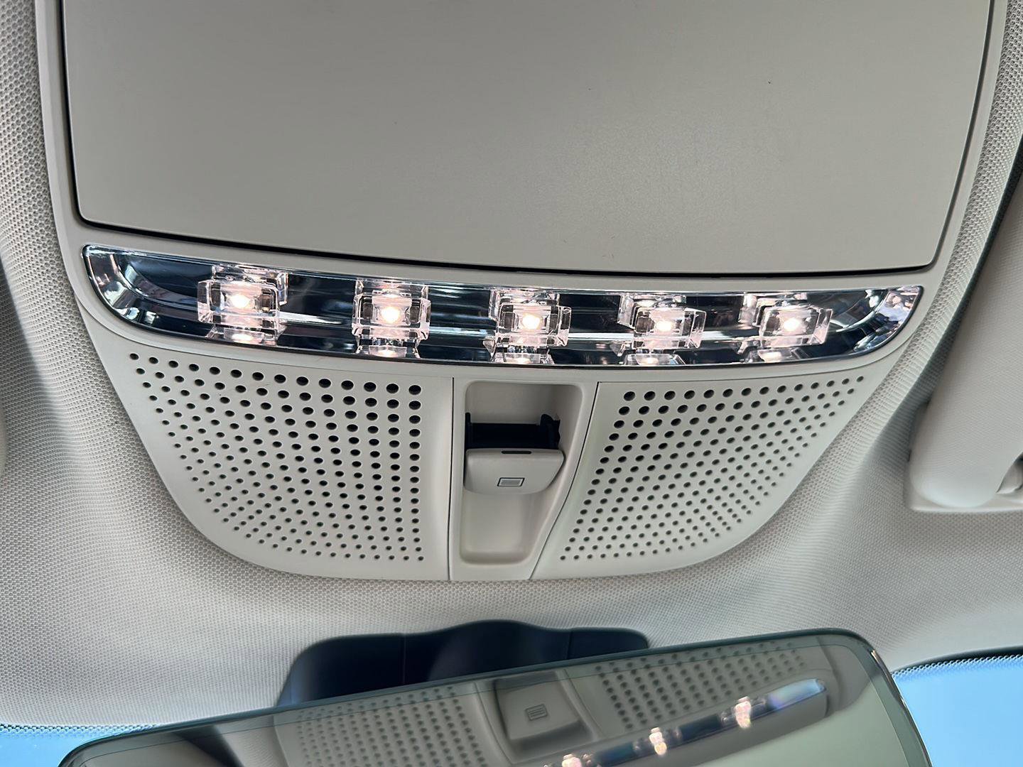 Used 2021 Mercedes-Benz GLC 300 4MATIC image 24