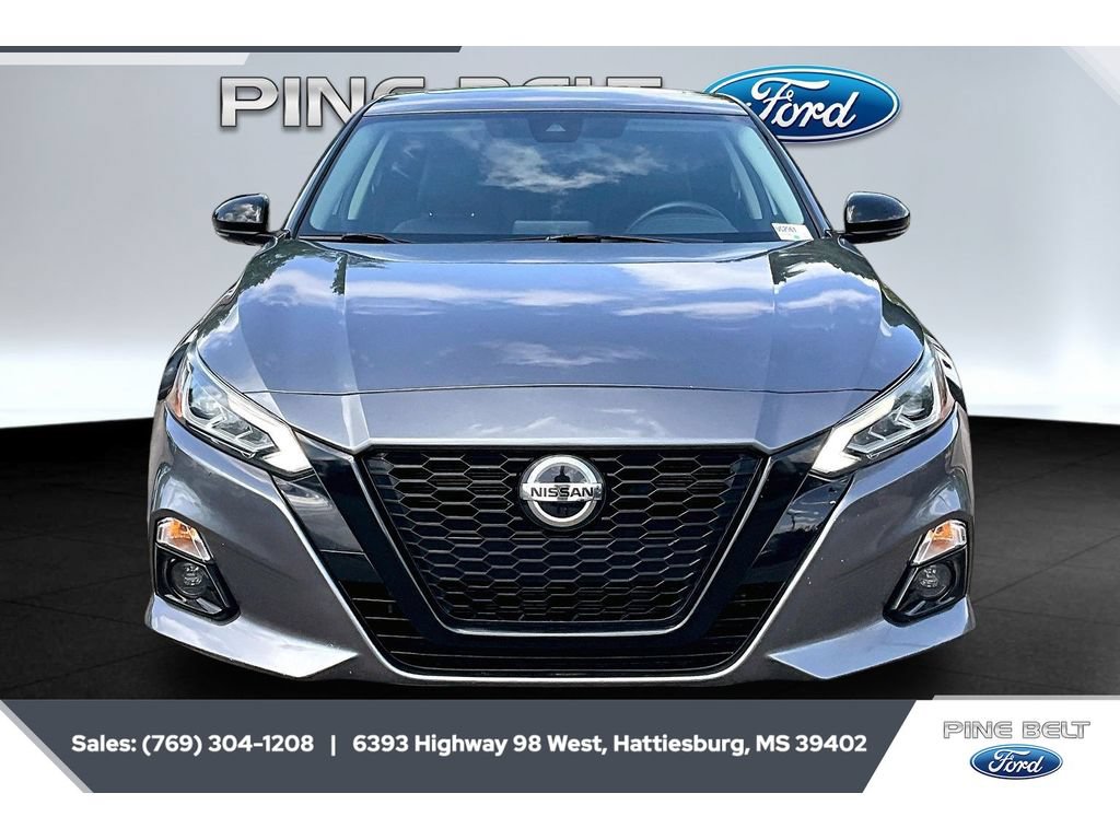 Used 2022 Nissan Altima 2.5 SR w/ Midnight Edition Package FWD image 3
