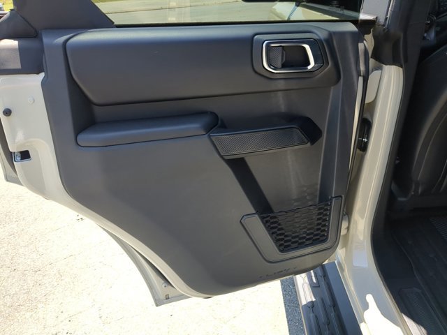 Certified 2025 Ford Bronco Outer Banks w/ Sasquatch Package AWD/4WD image 30