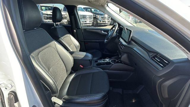 Certified 2025 Ford Escape SE w/ Class II Trailer Tow Package FWD image 11