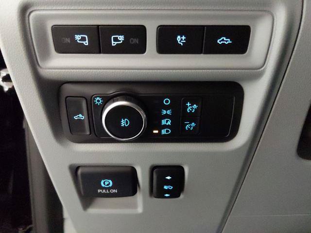 Certified 2022 Ford F150 Limited AWD/4WD image 13