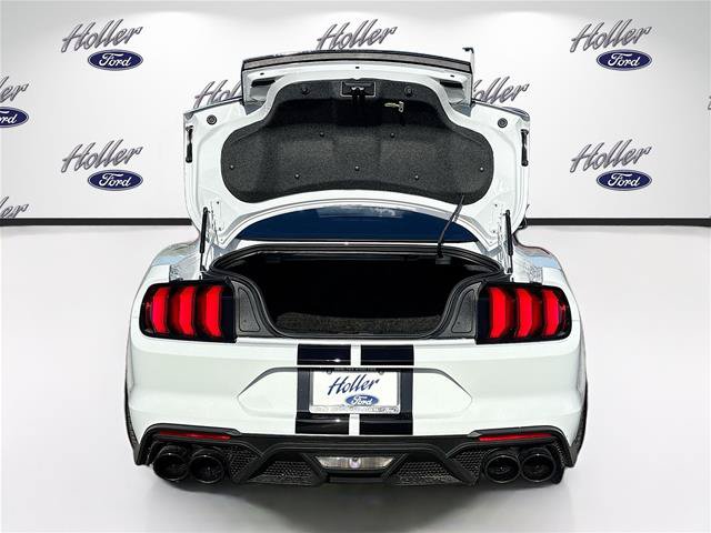 Certified 2022 Ford Mustang Shelby GT500 w/ Carbon Fiber Track Pack RWD image 27
