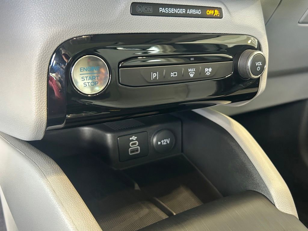 Certified 2024 Ford Escape SE w/ PHEV Premium Package FWD image 38