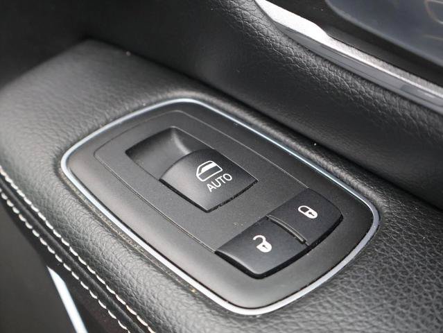 Used 2019 RAM 1500 Laramie AWD/4WD image 25