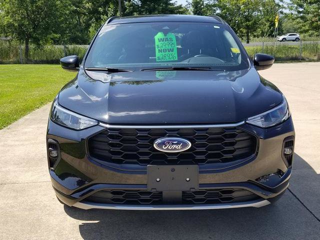 Certified 2024 Ford Escape ST-Line Select w/ Tech Pack #1 AWD/4WD image 8