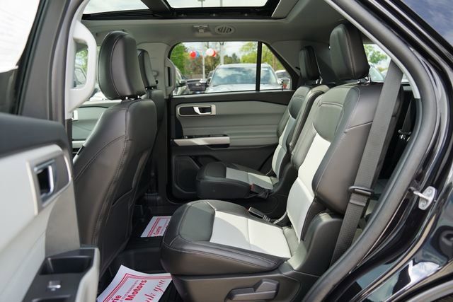 Certified 2023 Ford Explorer XLT w/ Equipment Group 202A AWD/4WD image 9