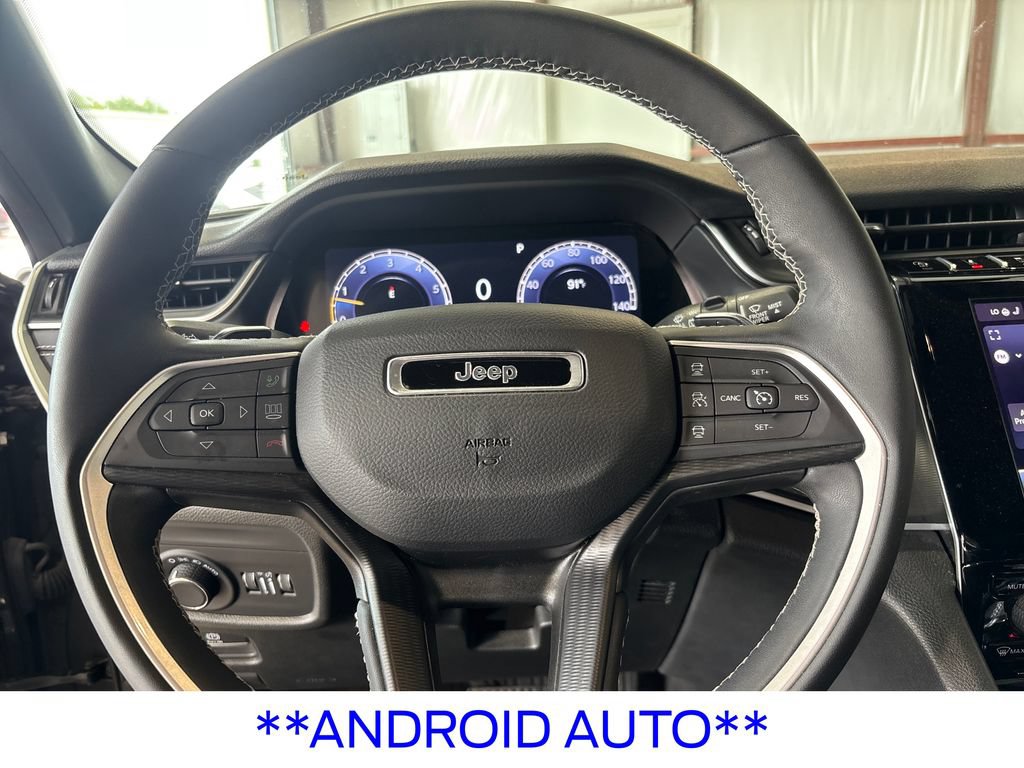 Used 2024 Jeep Grand Cherokee Altitude AWD/4WD image 13