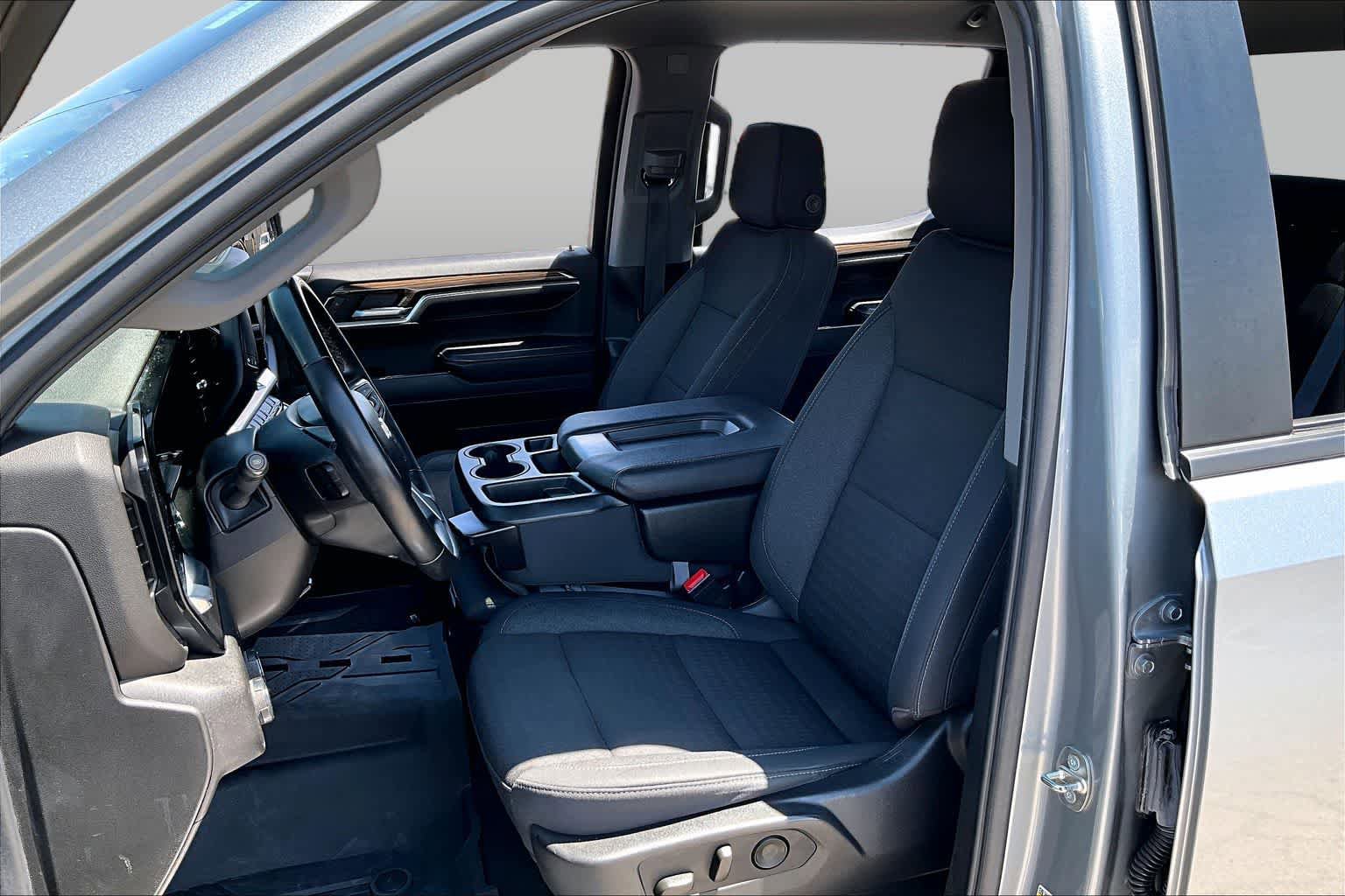 Used 2024 Chevrolet Silverado 1500 LT w/ Protection Package RWD image 8