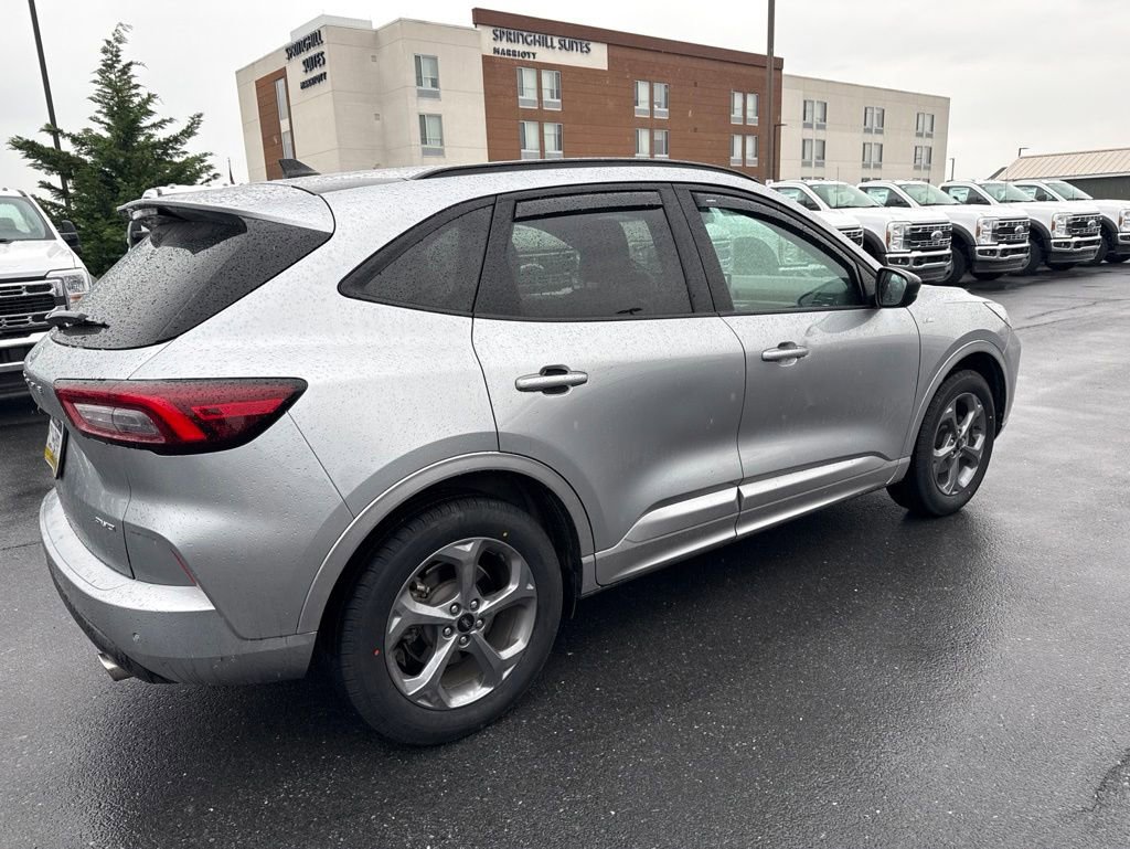 Certified 2023 Ford Escape ST-Line w/ Tech Pack #1 AWD/4WD image 4