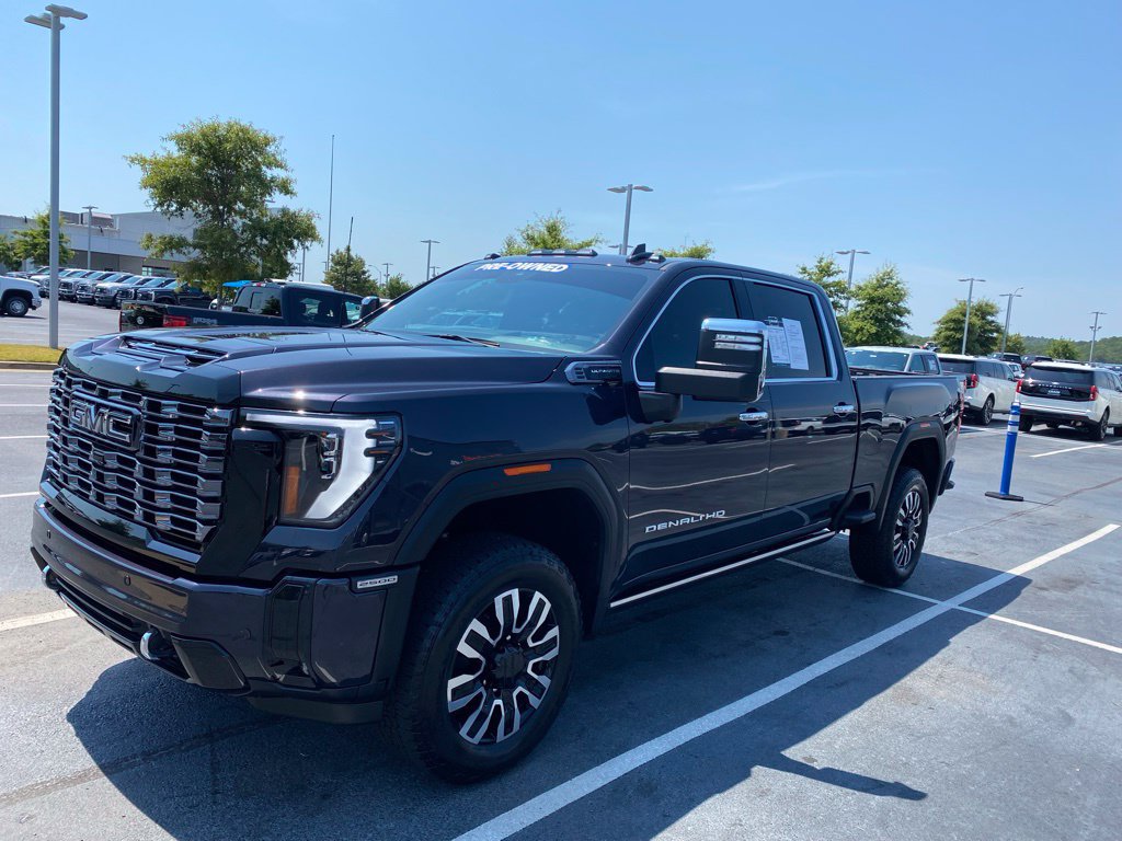 Used 2025 GMC Sierra 2500 Denali Ultimate w/ Max Trailering Package AWD/4WD image 3
