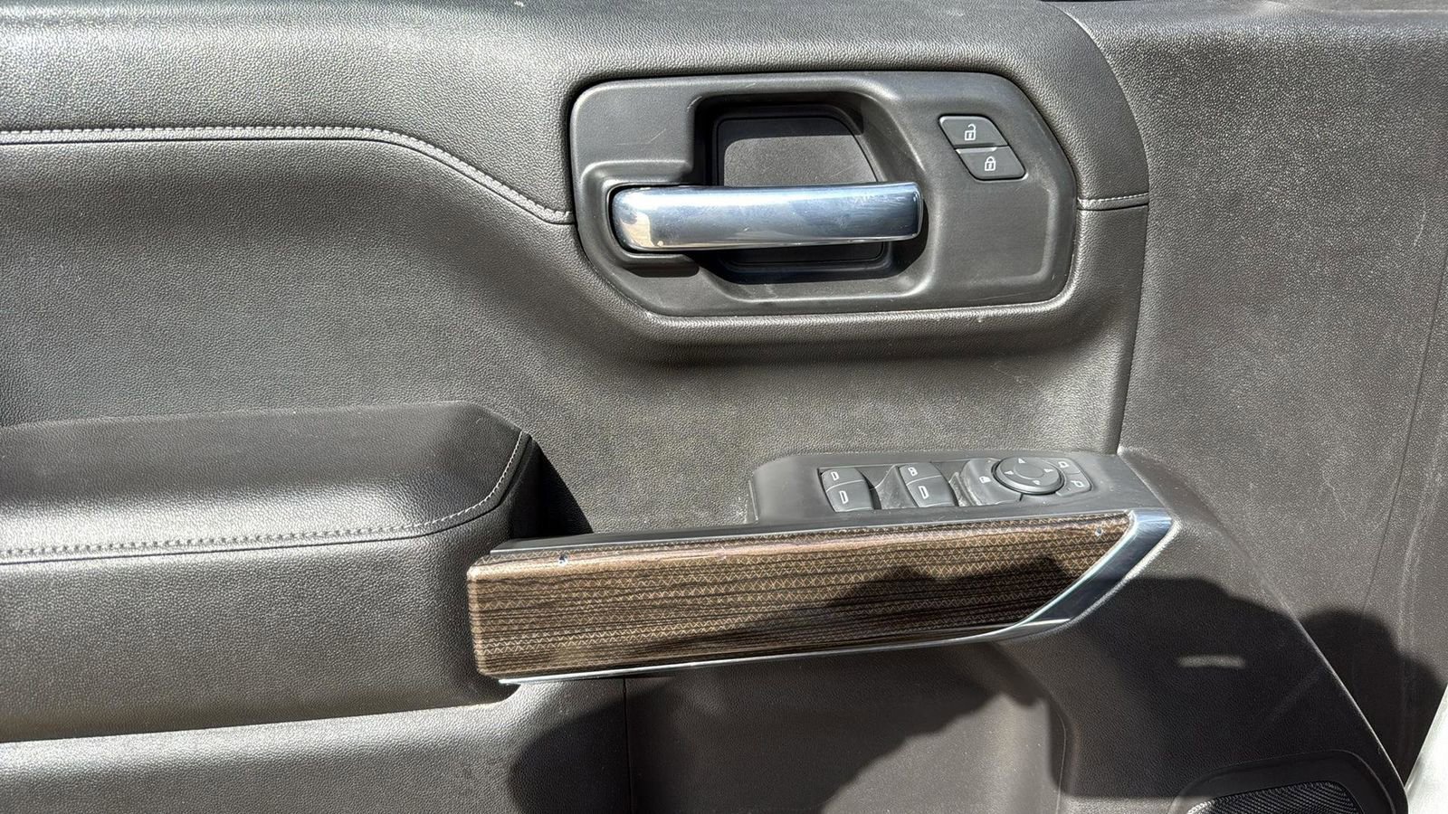 Used 2021 Chevrolet Silverado 1500 LT w/ Z71 Off-Road Package image 10